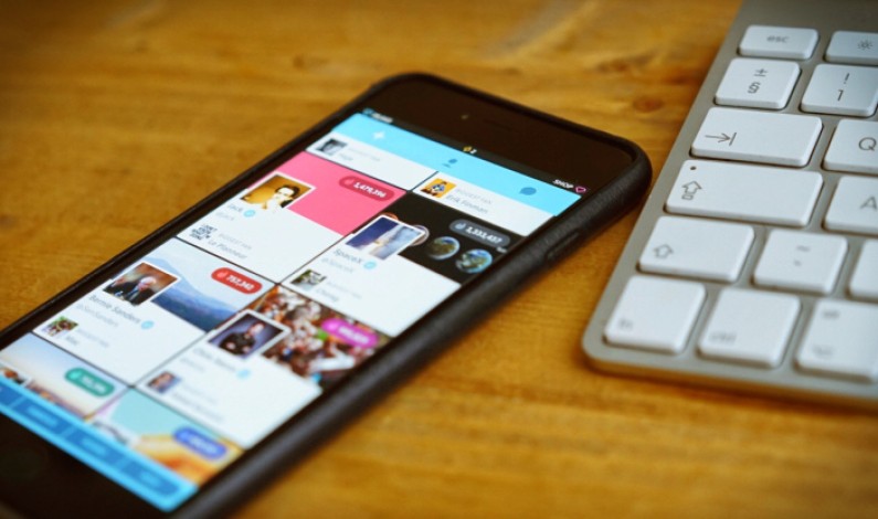 Famous dodges Apple iTunes ban with web app